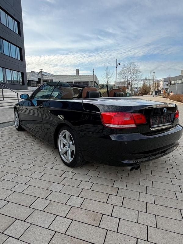 Gebraucht BMW 325 Cabriolet 218 PS (160 kW) 2007 Schwarz Cabrio