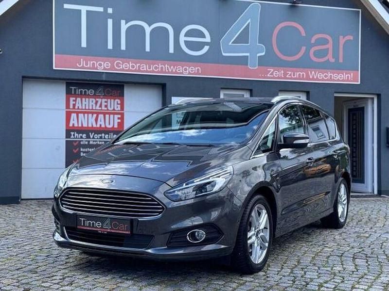 Grau Gebraucht 2017 Ford S-MAX Titanium Van / Kleinbus | 15.990 € (Fairer Preis) - Bild 1/4