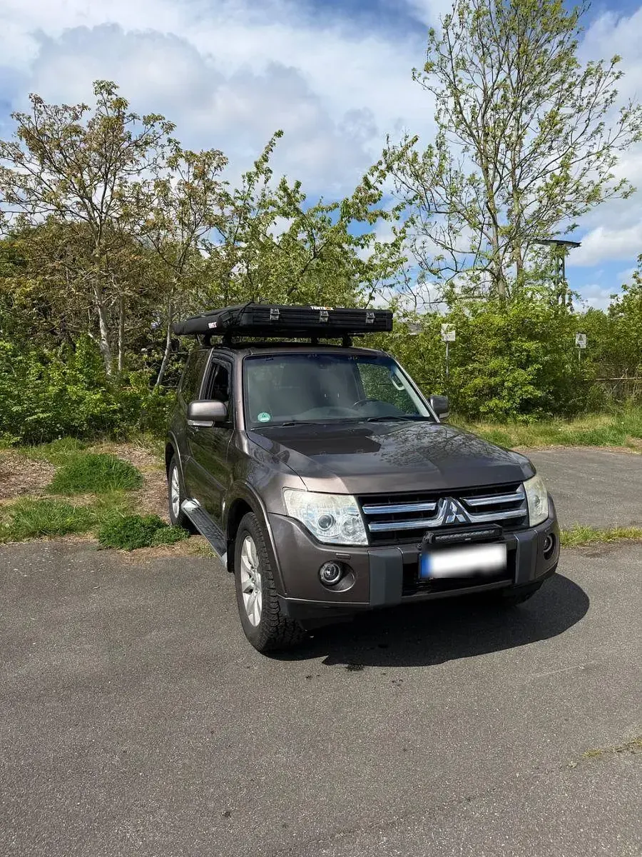 Gebraucht Mitsubishi Pajero Intense 200 PS (147 kW) 2011 Braun SUV