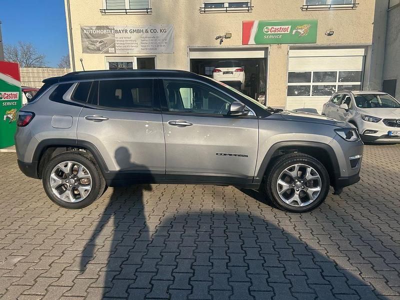 Occasion Jeep Compass Limited 170 ch (125 kW) 2019 Gris SUV
