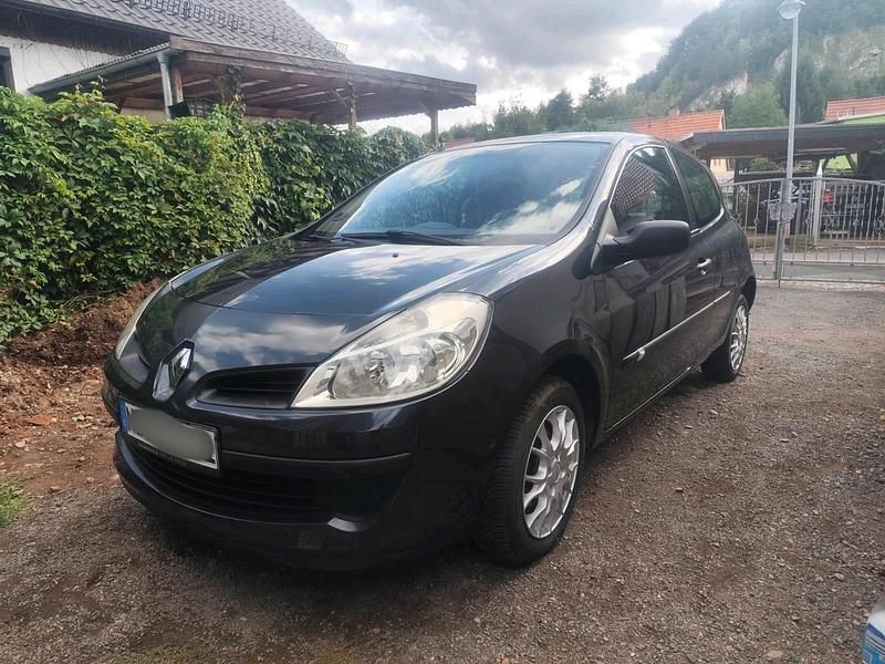 Schwarz Gebraucht 2006 Renault Clio II Kleinwagen | 2.200 € - Bild 1/4