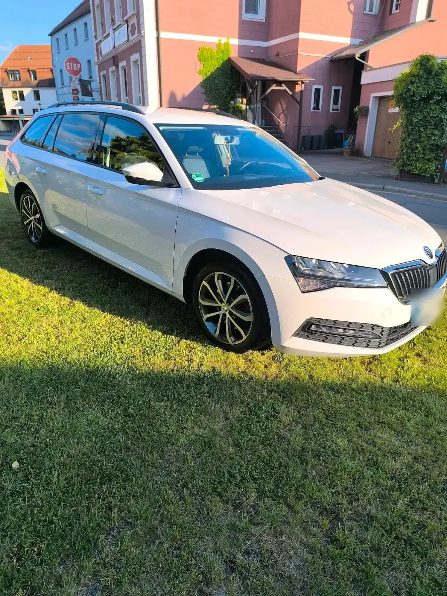 Gebraucht Skoda Superb 150 PS (110 kW) 2019 Weiß Kombi