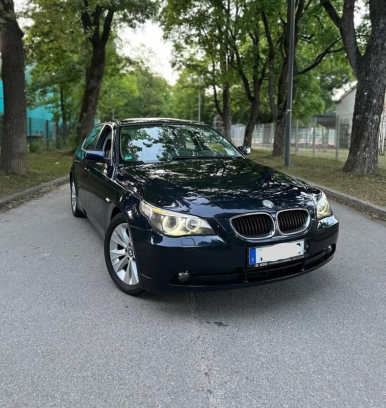 Blau Gebraucht 2004 BMW 525 Limousine | 4.600 € (Fairer Preis) - Bild 1/4
