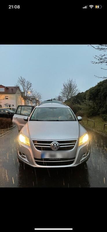 Grau Gebraucht 2010 VW Tiguan Team SUV | 6.300 € (Fairer Preis) - Bild 1/4