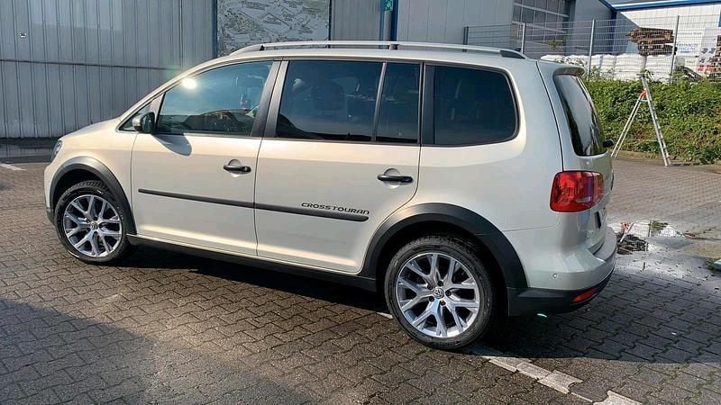 Gebraucht VW Touran 177 PS (130 kW) 2015 Silber Van / Kleinbus