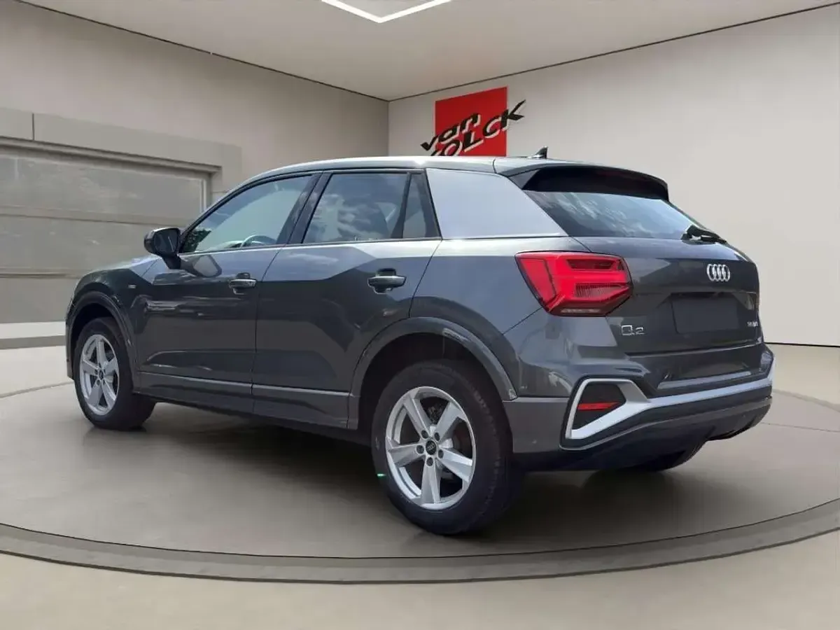Gebraucht Audi Q2 S-Line 150 PS (110 kW) 2025 Grau SUV