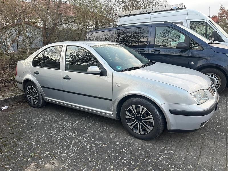 Gebraucht VW Bora 140 PS (102 kW) 1999 Silber Limousine