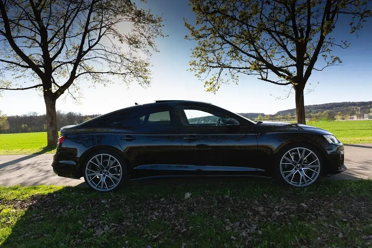 Gebraucht Audi A5 Sportback S-Line 163 PS (119 kW) 2025 Schwarz Kleinwagen