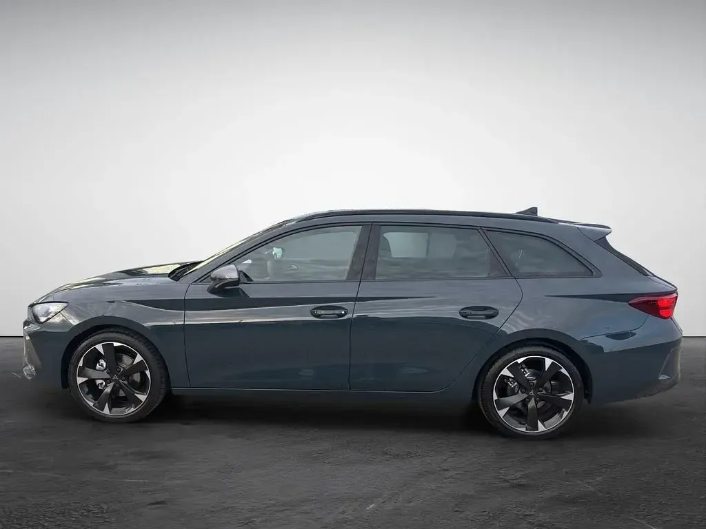 Neu Cupra Leon 150 PS (110 kW) 2026 Blau Limousine