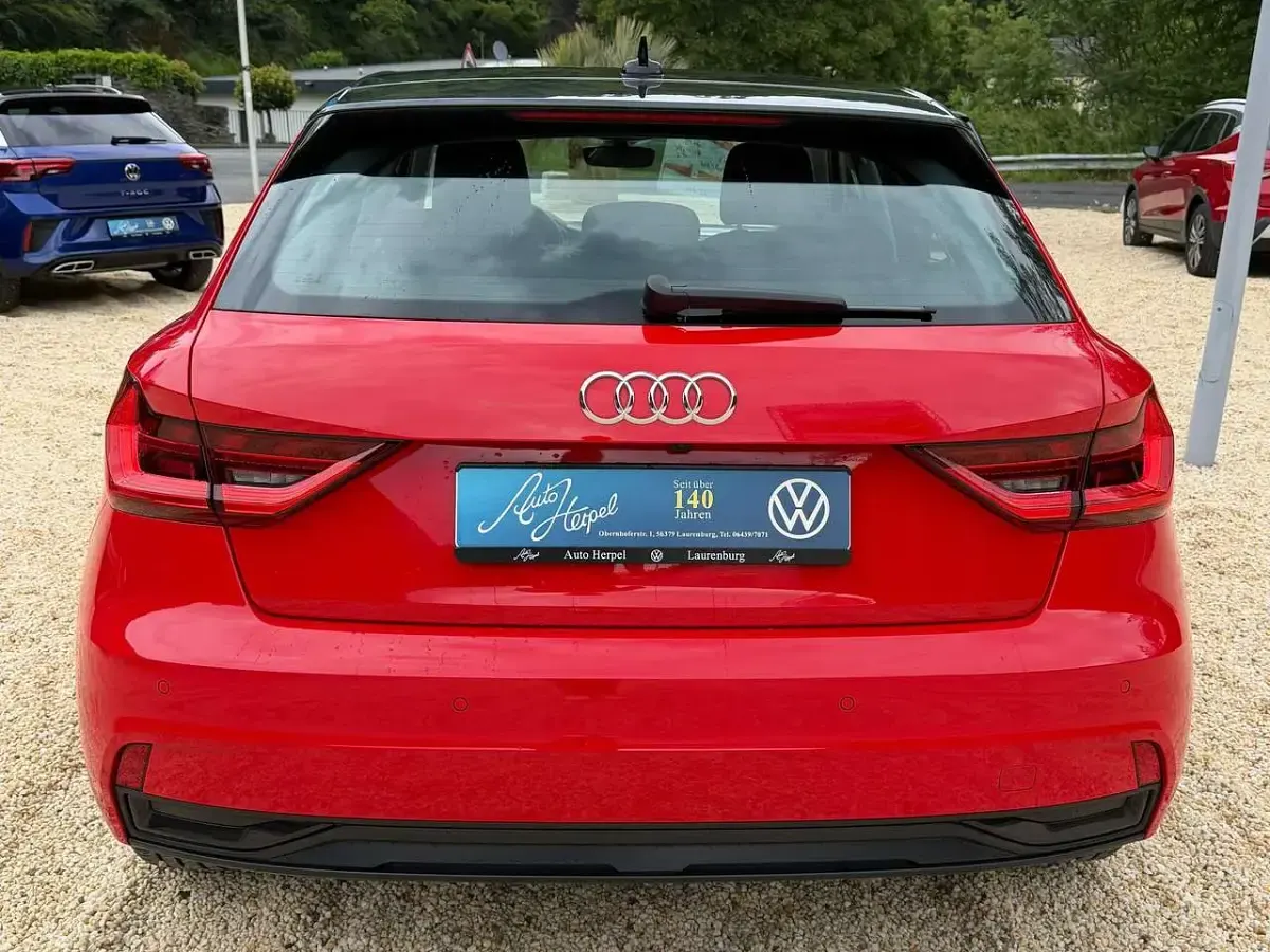 Gebraucht Audi A1 Advanced 110 PS (80 kW) 2023 Misanorot perleffekt SUV