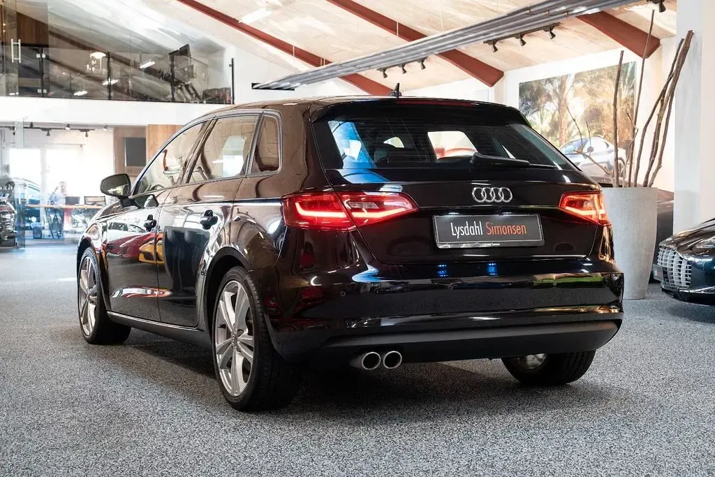 Second-hand Audi A3 S-Line 150 CP (110 kW) 2016 Negru Berlinǎ