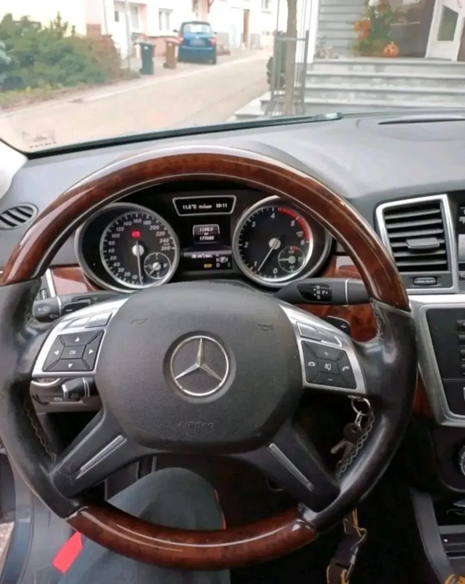 Gebraucht Mercedes ML250 204 PS (150 kW) 2013 Grau SUV
