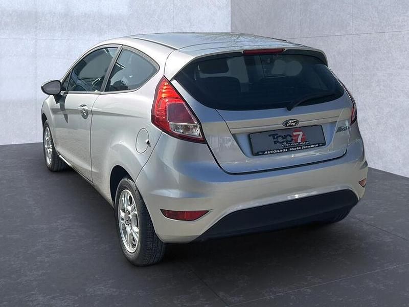 Gebraucht Ford Fiesta Celebration 60 PS (44 kW) 2017 Silber Limousine