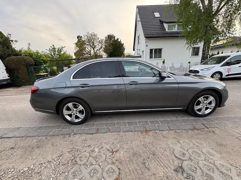 Gebraucht Mercedes E200 184 PS (135 kW) 2016 Grau Limousine