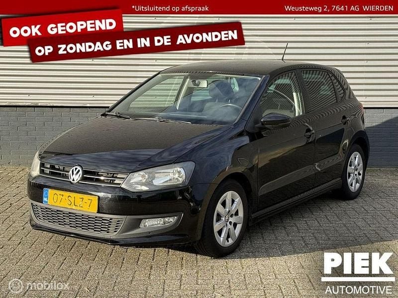 Schwarz Gebraucht 2011 VW Polo Trendline Limousine | 2.499 € (Guter Preis) - Bild 1/3