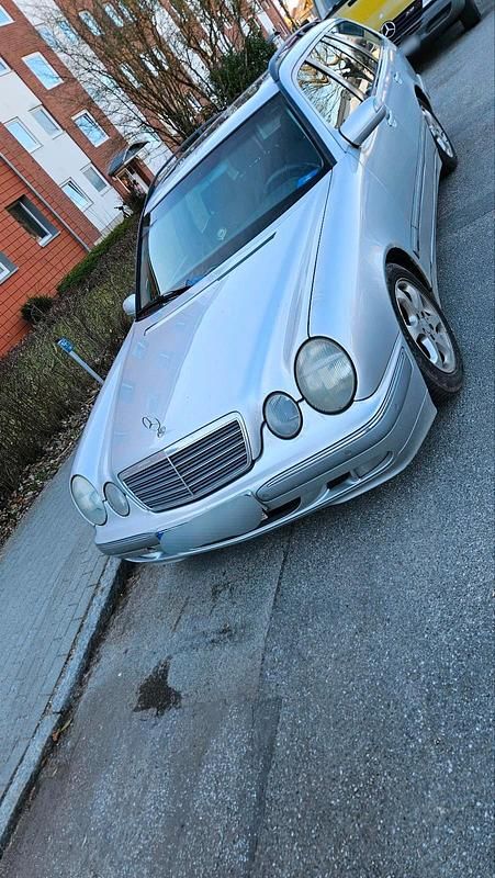 Gebraucht Mercedes E200 163 PS (119 kW) 2003 Silber Kombi