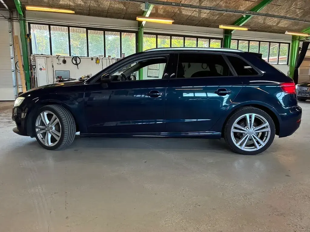 Gebraucht Audi A3 Sport 204 PS (150 kW) 2020 Blau Limousine