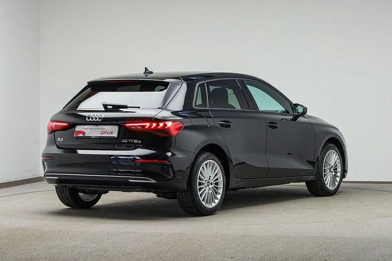 Gebraucht Audi A3 Advanced Plus 204 PS (150 kW) 2022 Mythosschwarz metallic (metallic) Limousine