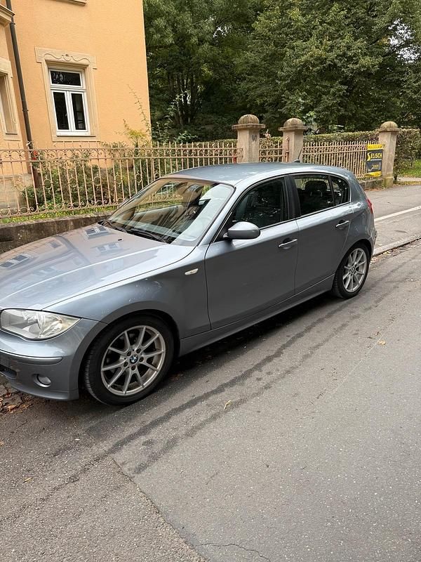 Blau Gebraucht 2004 BMW 120 Kleinwagen | 3.750 € (Fairer Preis) - Bild 1/4