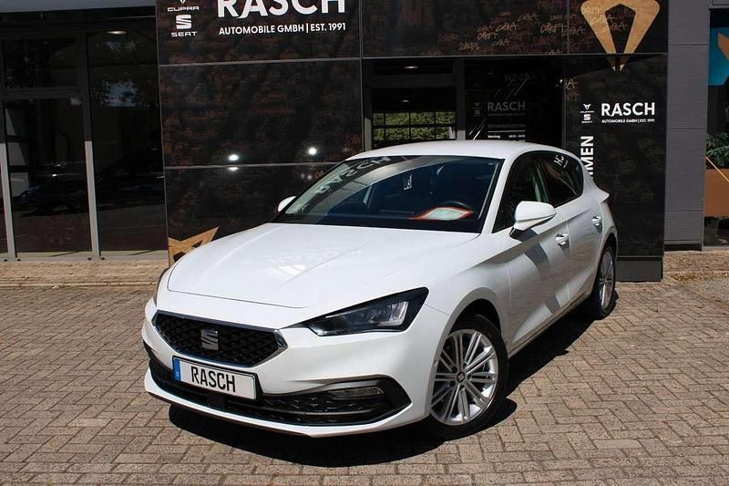 Gebraucht Seat Leon Style 150 PS (110 kW) 2021 White (metallic) Limousine