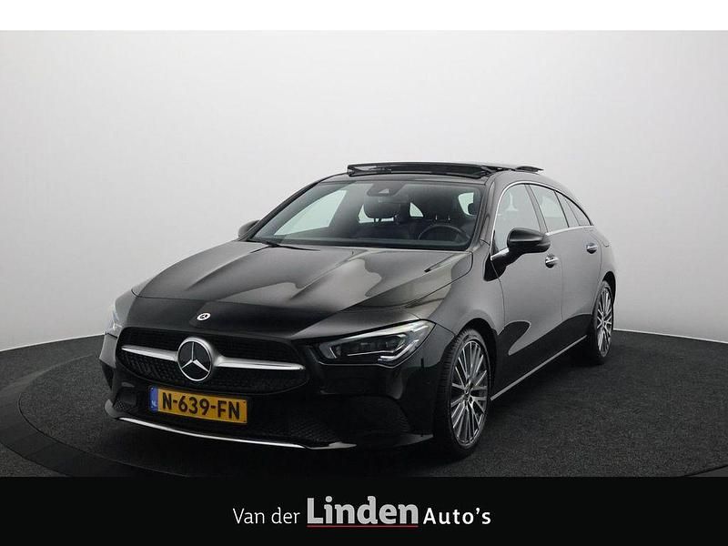 Schwarz Gebraucht 2021 Mercedes CLA180 Shooting Brake Business Kombi | 24.684 € (Teuer) - Bild 1/4