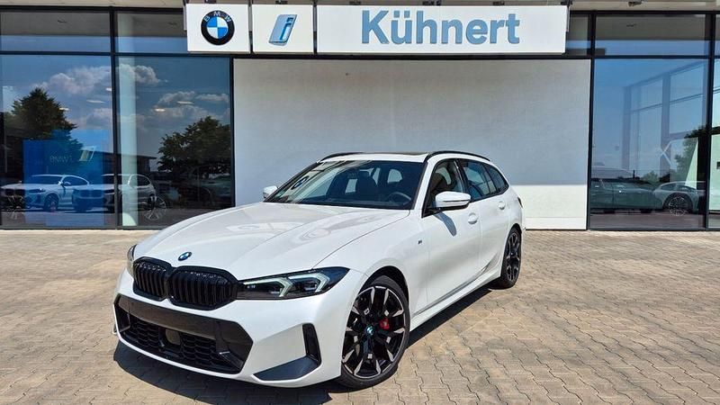 Mineralweiss metallic Gebraucht 2025 BMW 320 M Sport Limousine | 54.845 € - Bild 1/4