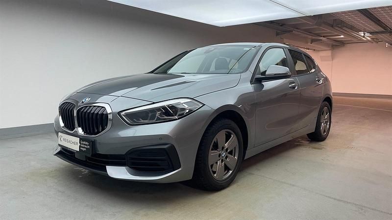 Gebraucht BMW 118 Advantage 135 PS (99 kW) 2022 Skyscraper grau metallic Kleinwagen
