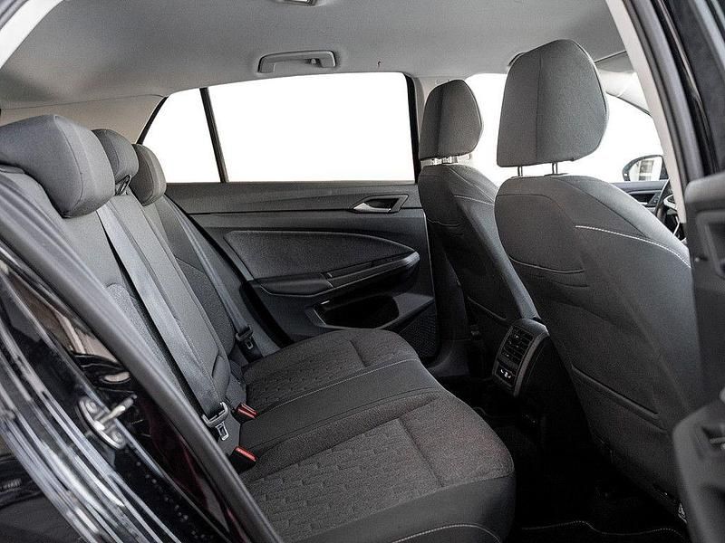 Gebraucht VW Golf VIII Move 131 PS (96 kW) 2023 Deep black Limousine