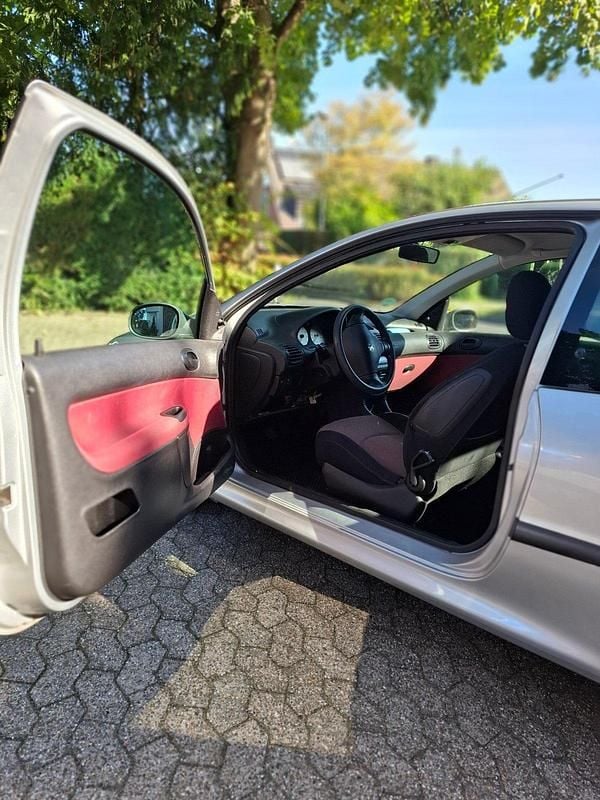 Gebraucht Peugeot 206 75 PS (55 kW) 2004 Silber Kleinwagen