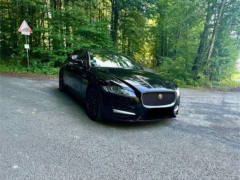 Schwarz Gebraucht 2018 Jaguar XF R-Sport Limousine | 12.500 € (Superpreis) - Bild 1/4
