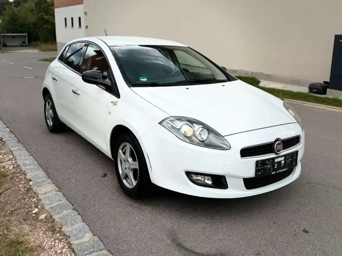 Gebraucht Fiat Bravo Street 120 PS (88 kW) 2015 Weiß Kleinwagen
