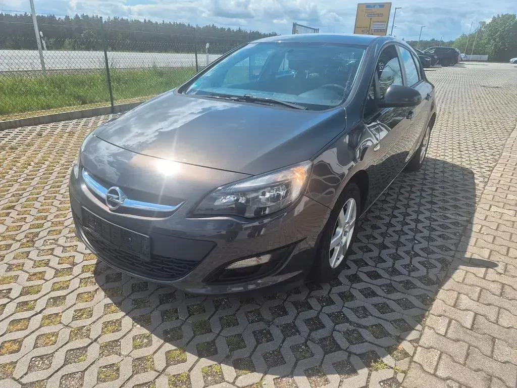 Gebraucht Opel Astra Selection 110 PS (80 kW) 2014 Grau Limousine