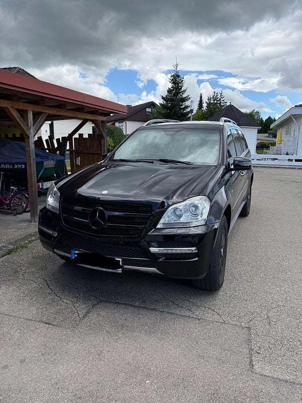 Schwarz Gebraucht 2011 Mercedes GL350 SUV | 15.000 € (Guter Preis) - Bild 1/4