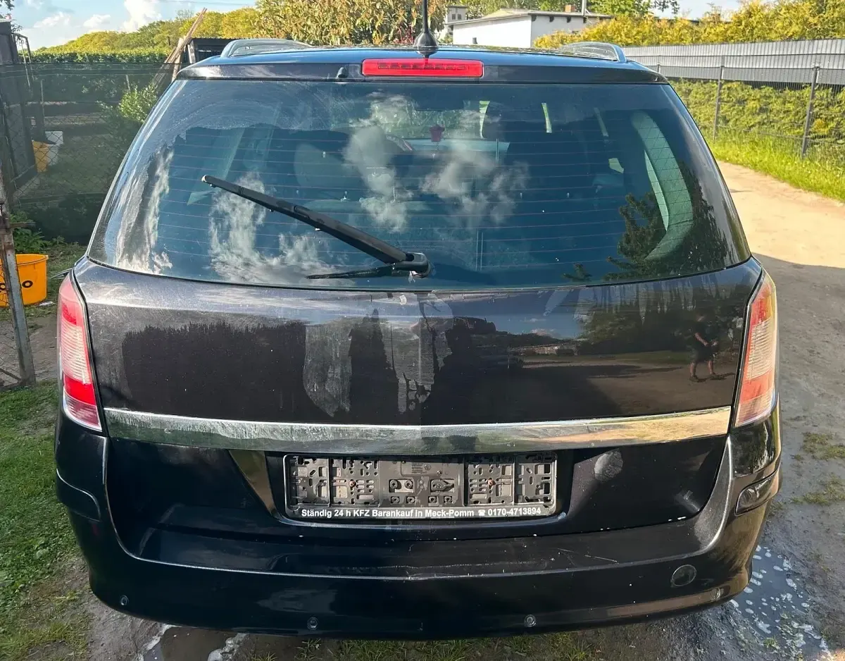 Używany Opel Astra 119 KM (87 kW) 2007 Czarny Kombi
