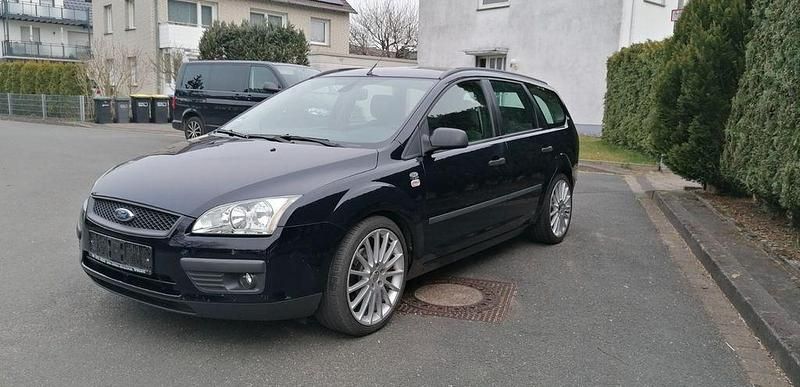 Gebraucht Ford Focus Trend 101 PS (74 kW) 2005 Blau Limousine
