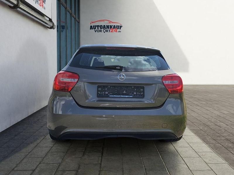 Gebraucht Mercedes A180 122 PS (89 kW) 2013 Farbe: sonstige Limousine
