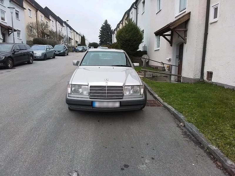 Gebraucht Mercedes E320 220 PS (161 kW) 1992 Silber Coupé