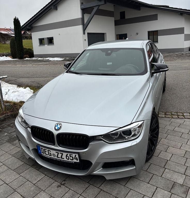 Silber Gebraucht 2015 BMW 320 M Sport Limousine | 15.499 € (Fairer Preis) - Bild 1/4