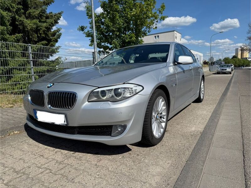 Silber Gebraucht 2011 BMW 530 Limousine | 8.700 € (Fairer Preis) - Bild 1/4