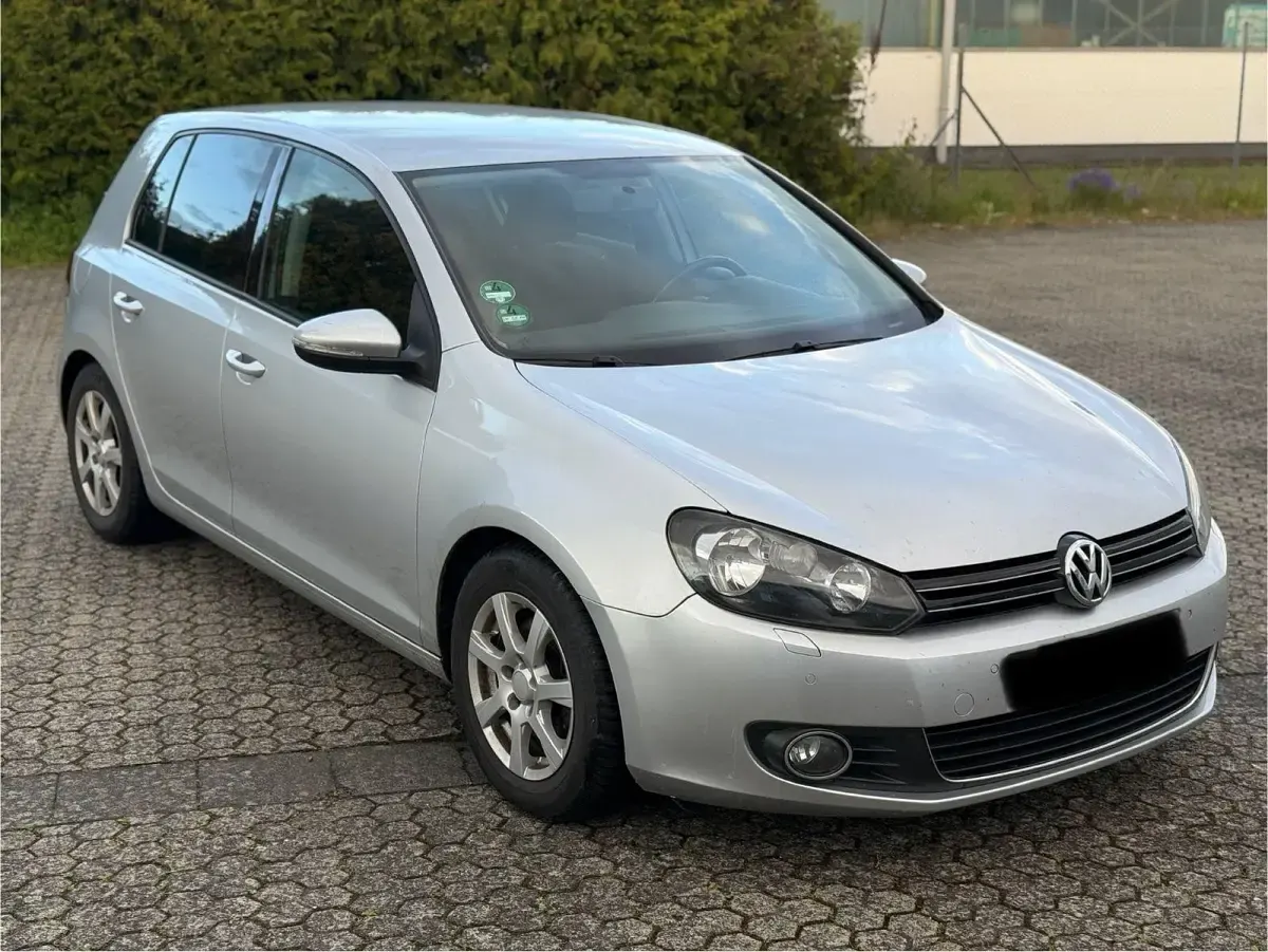 Gebraucht VW Golf VI Highline 122 PS (89 kW) 2009 Silber Kleinwagen