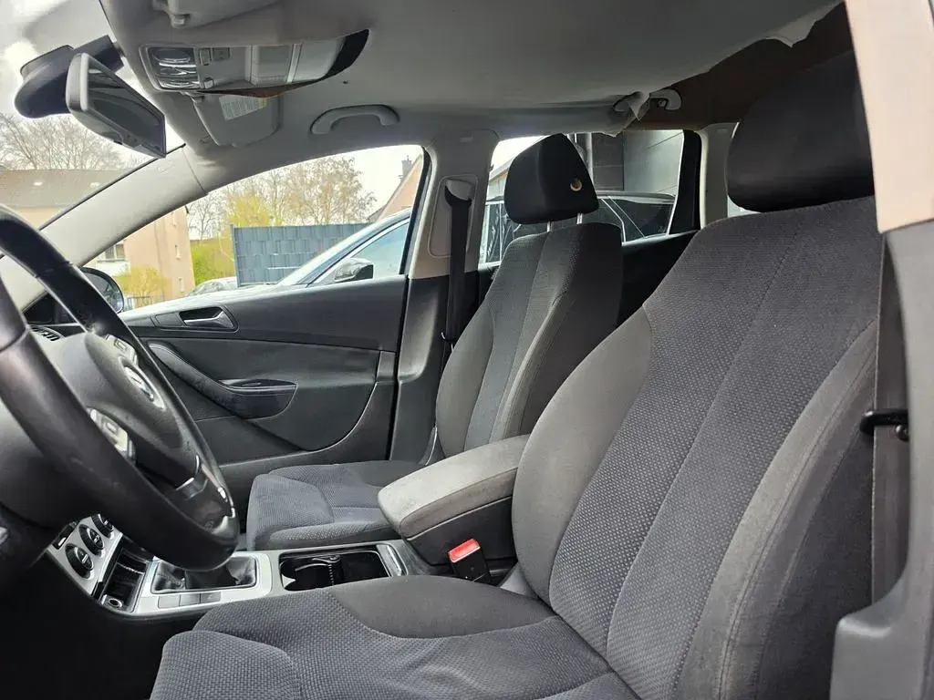 Gebraucht VW Passat Comfortline 105 PS (77 kW) 2010 Grau Kombi