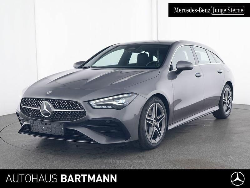 Lack mountaingrau Gebraucht 2024 Mercedes CLA200 AMG Kombi | 31.900 € (Fairer Preis) - Bild 1/4