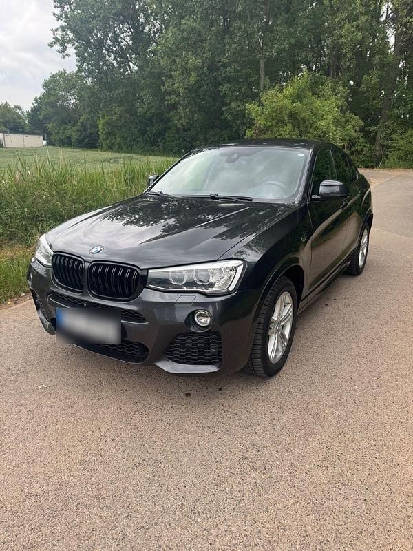 Grau Gebraucht 2017 BMW X4 xLine SUV | 21.900 € (Guter Preis) - Bild 1/4