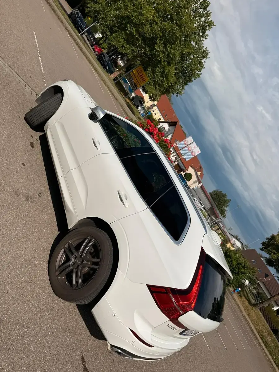 Gebraucht Volvo XC60 R-Design 235 PS (172 kW) 2018 Weiß SUV
