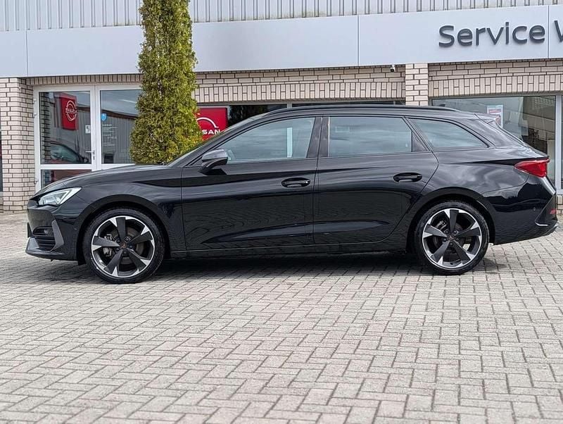 Second-hand Cupra Leon 150 CP (110 kW) 2024 Negru Break