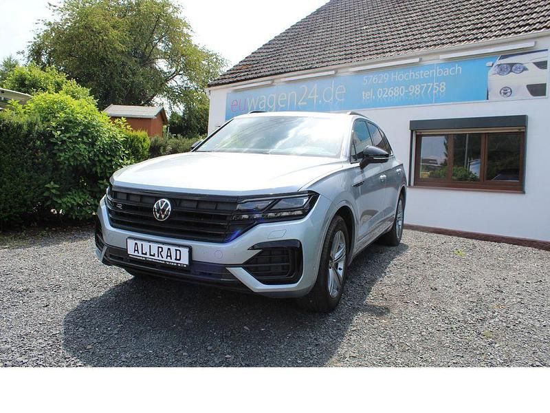 Oyster silver metallic Gebraucht 2023 VW Touareg R-line SUV | 53.950 € (Teuer) - Bild 1/4