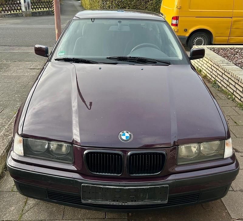 Gebraucht BMW 316 102 PS (75 kW) 1997 Violet Kleinwagen