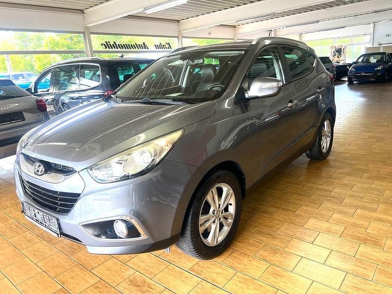 Grau Gebraucht 2013 Hyundai ix35 Edition SUV | 9.499 € (Guter Preis) - Bild 1/4