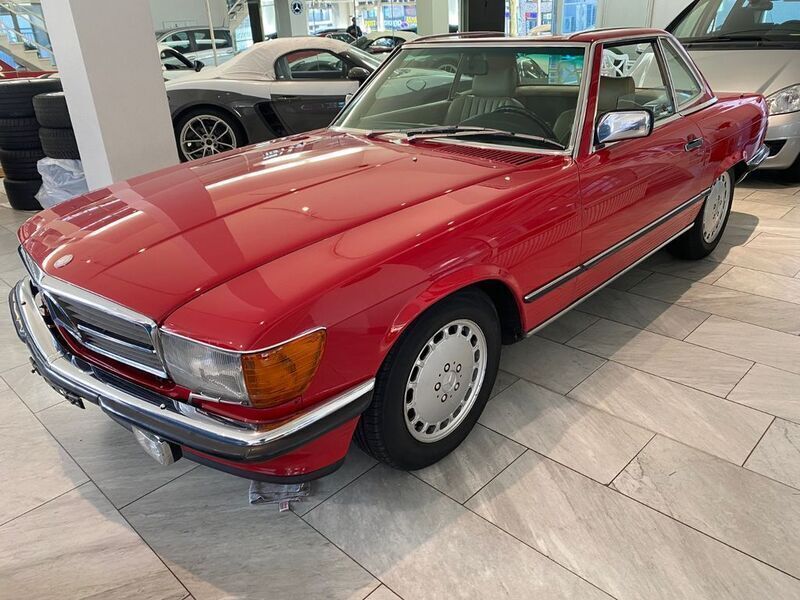Rot Gebraucht 1986 Mercedes SL300 Cabrio | 24.500 € - Bild 1/4