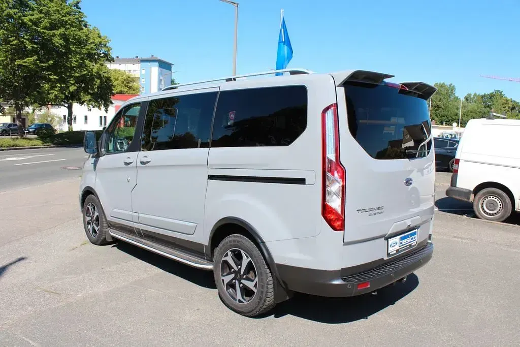 Gebraucht Ford Tourneo Active 150 PS (110 kW) 2022 Fancygrau Van / Kleinbus